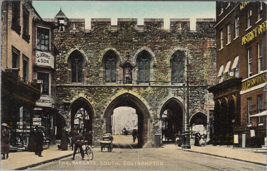 Hampshire Postcard - Southampton, The Bargate, South  XT191