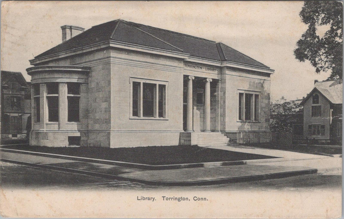 America Postcard - Library, Torrington, Connecticut   XT337