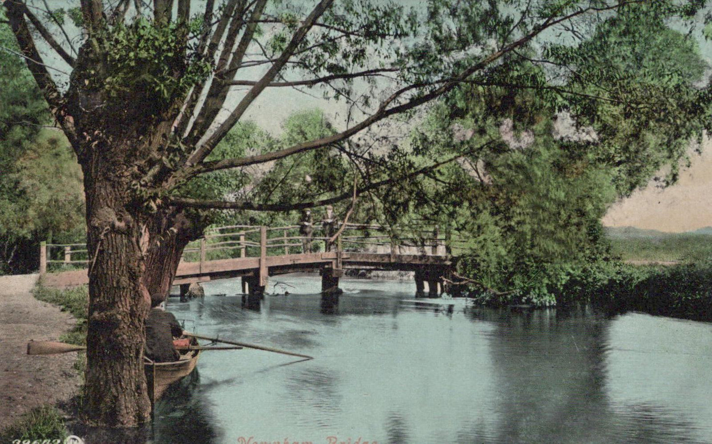 Bedfordshire Postcard - Newnham Bridge in Bedford   VT528