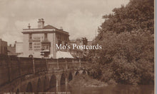 Load image into Gallery viewer, Wiltshire Postcard - The Town Bridge, Chippenham  SW19114
