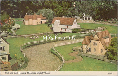Lincolnshire Postcard - Skegness Model Village  SW17893