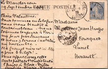 Load image into Gallery viewer, France Postcard - Blois, The Chateau, Group of Tourists  SW18017
