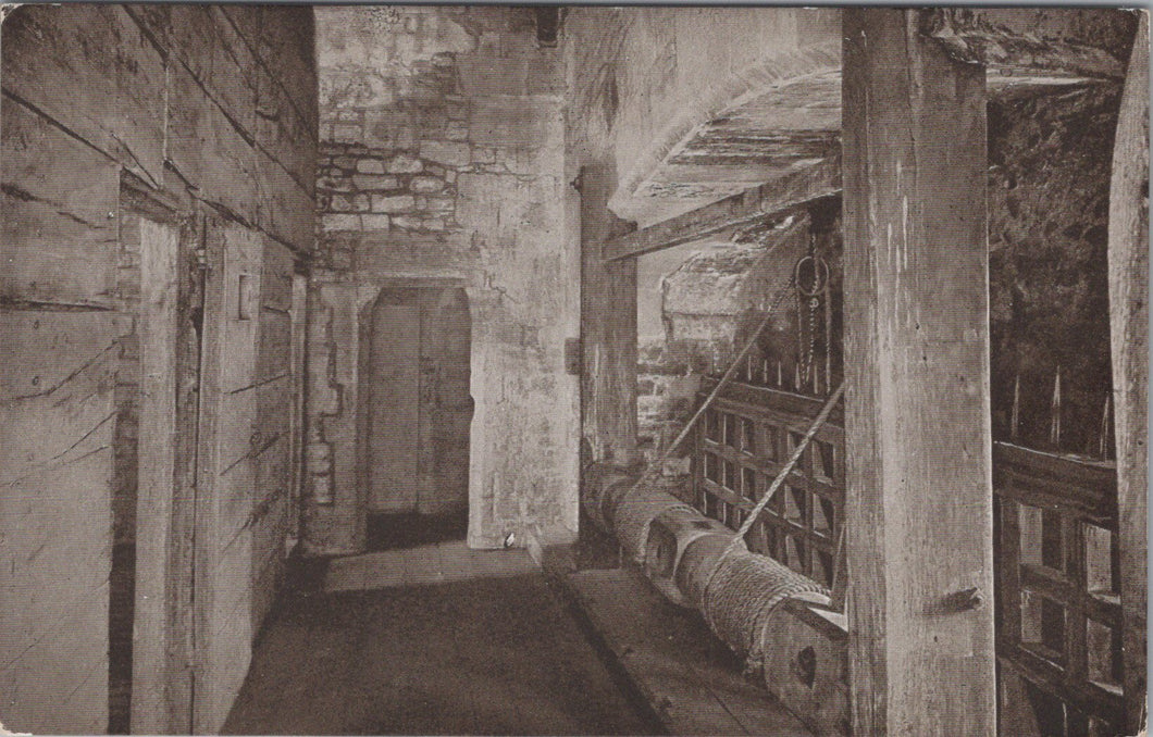 London Postcard - The Tower of London, The Bloody Tower  SW17032