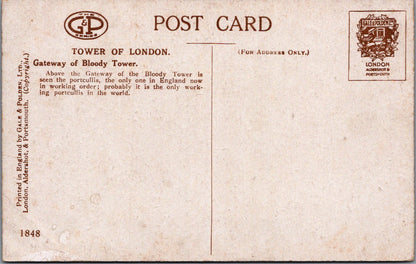 London Postcard - The Tower of London, Gateway of Bloody Tower  SW17033