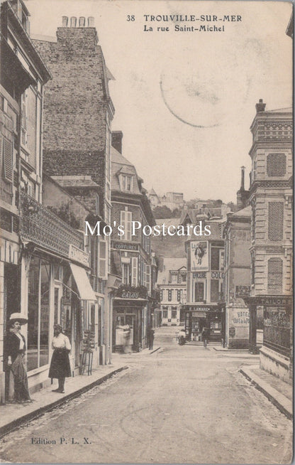 France Postcard - Trouville-sur-Mer, La Rue Saint-Michel  SX322