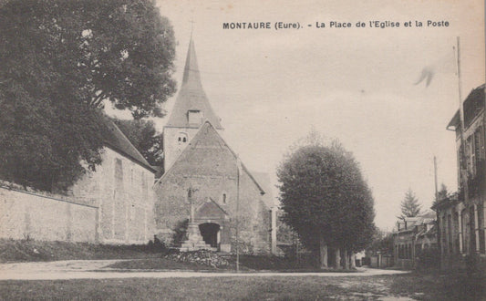 France Postcard - Montaure (Eure) La Place De L'Eglise Et La Poste VT548