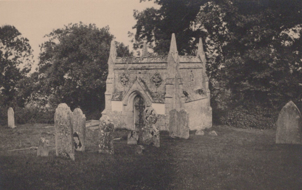 Isle of Wight Postcard - Private Tomb in Godshill Churchyard  VT562
