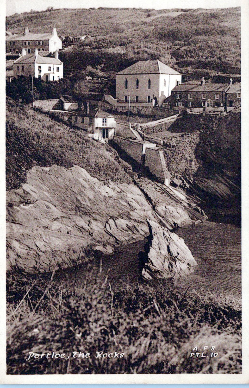 Cornwall Postcard - Portloe Village, The Rocks   SW18155