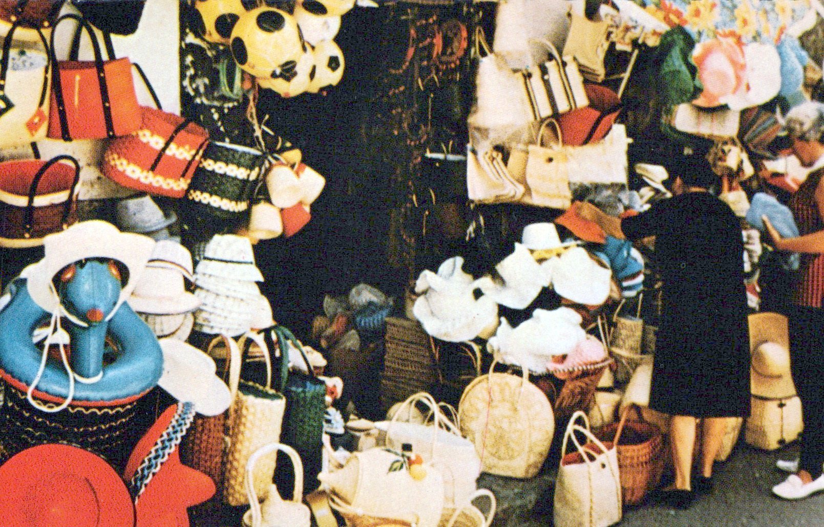 Holiday Postcard - Lyons Tours Are Fun, Street Market  SW18377
