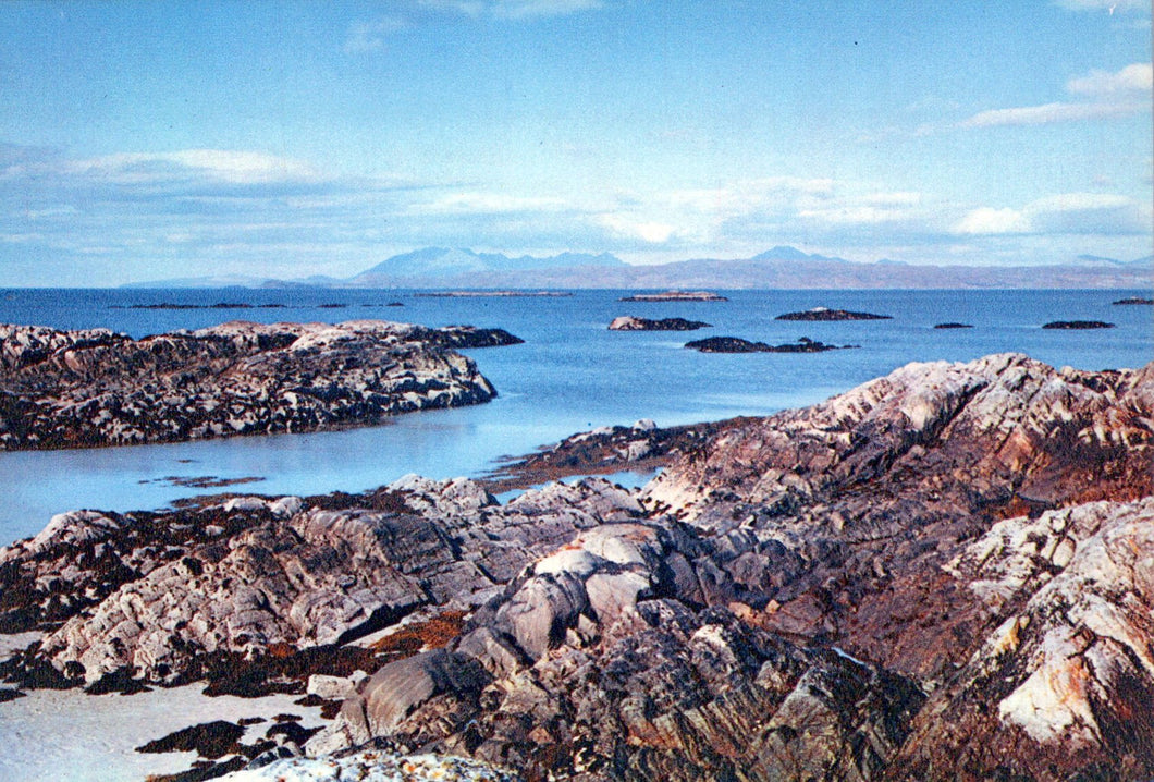 Scotland Postcard - The Isle of Skye and The Cuillin Hills   SW18128