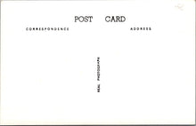 Load image into Gallery viewer, London Postcard - Old Sutton, Shops in High Street  SW17533
