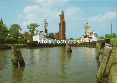 Germany Postcard - Bremerhaven, Alter Leuchtturm SW17610