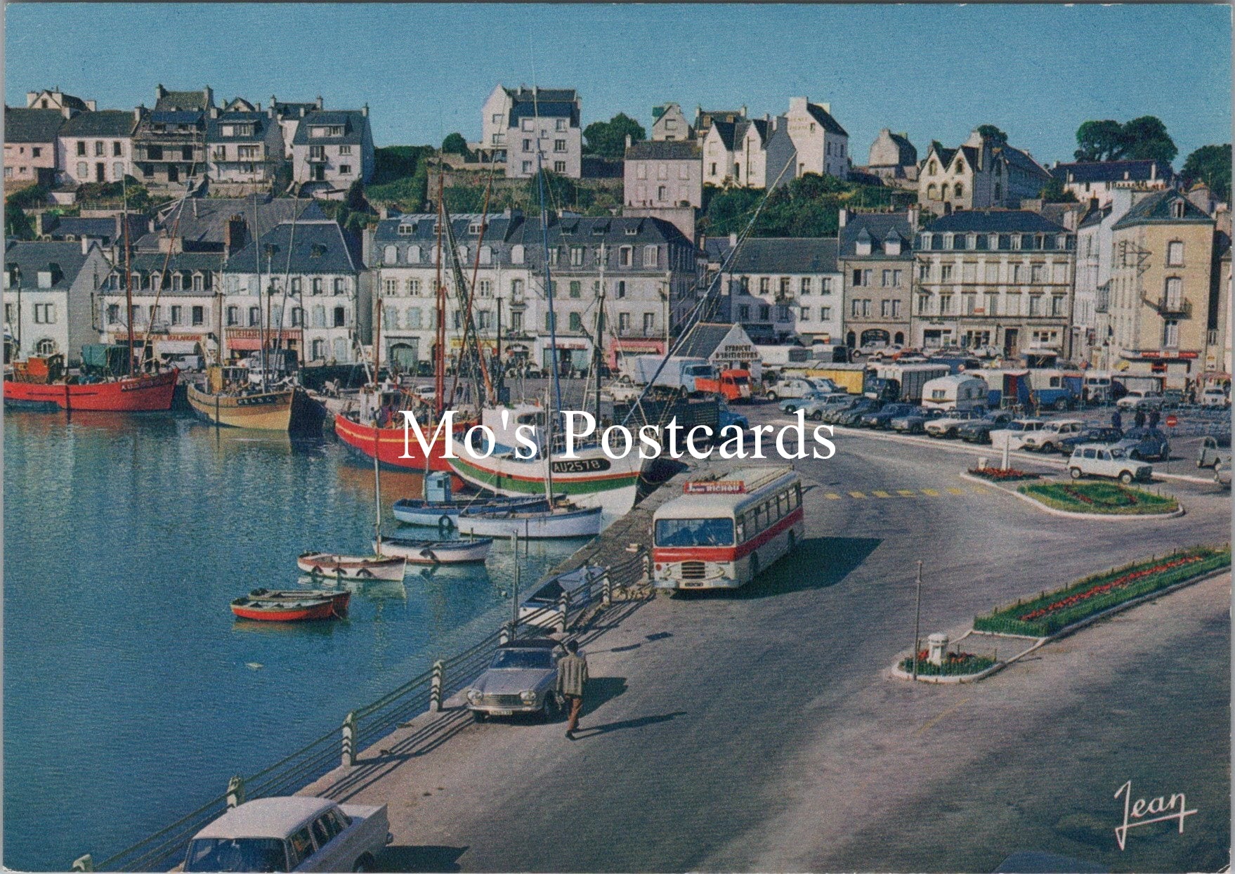 France Postcard - Audierne, Vue Du Centre Ville  SW17668