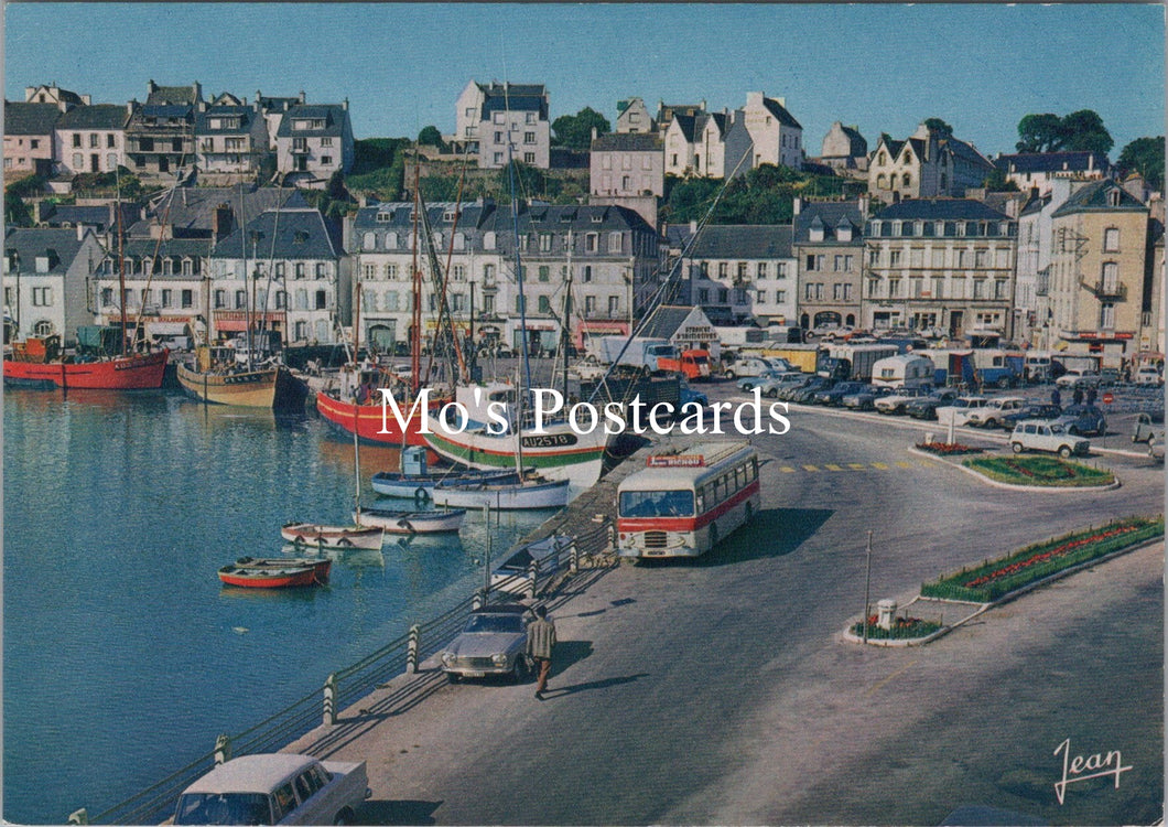 France Postcard - Audierne, Vue Du Centre Ville  SW17668