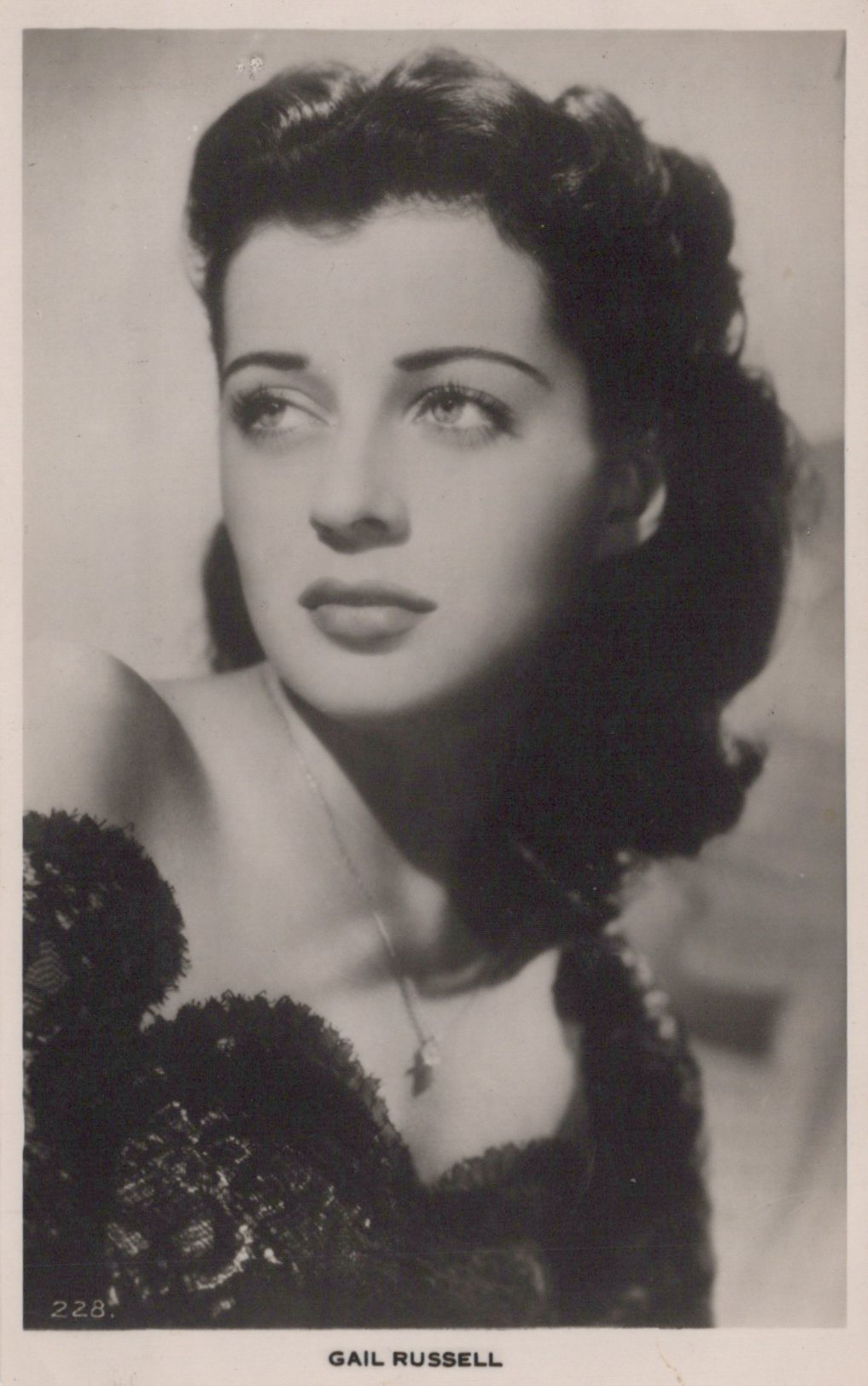 Theatrical Postcard - Film Actress Gail Russell  SW18807