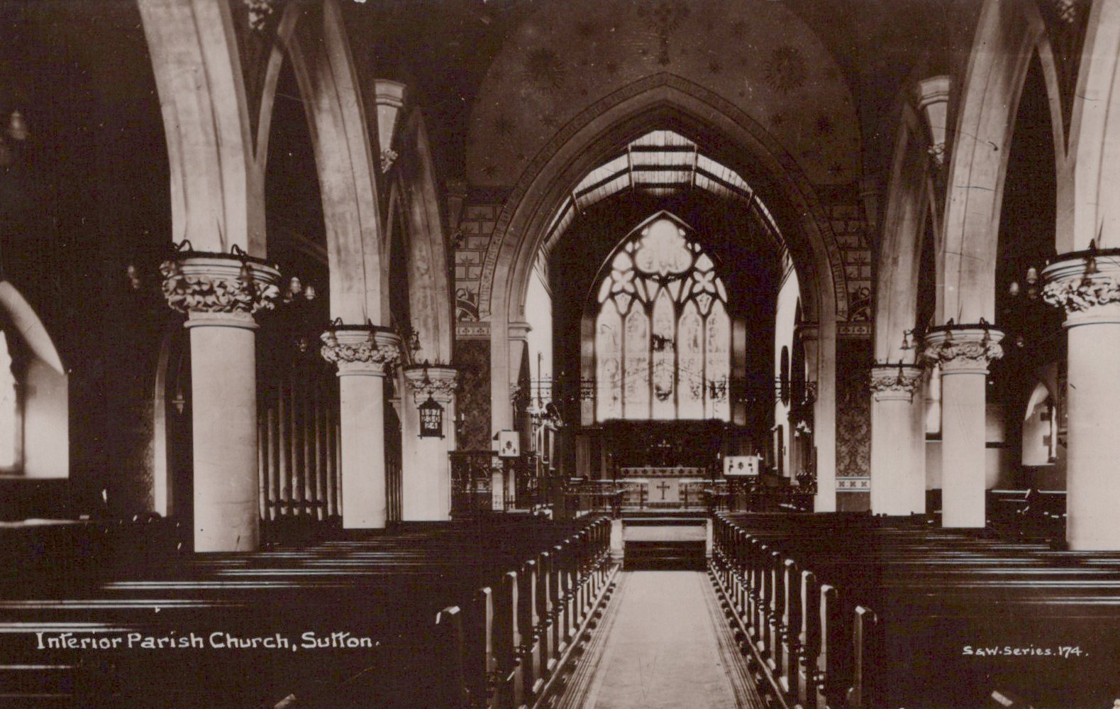 London Postcard - Sutton Parish Church Interior  SW19297