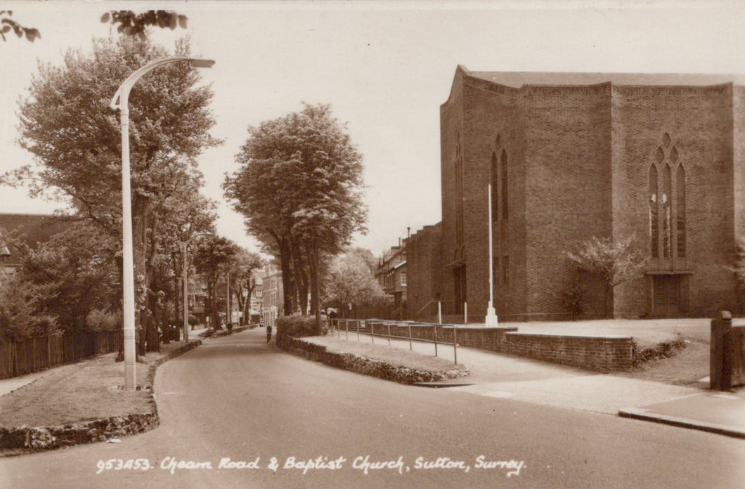London Postcard - Sutton, Cheam Road and Baptist Church SW19298