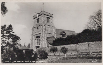 Surrey Postcard - Leatherhead Parish Church   SW19329