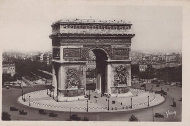Vintage black and white photo of the Arc de Triomphe in Paris