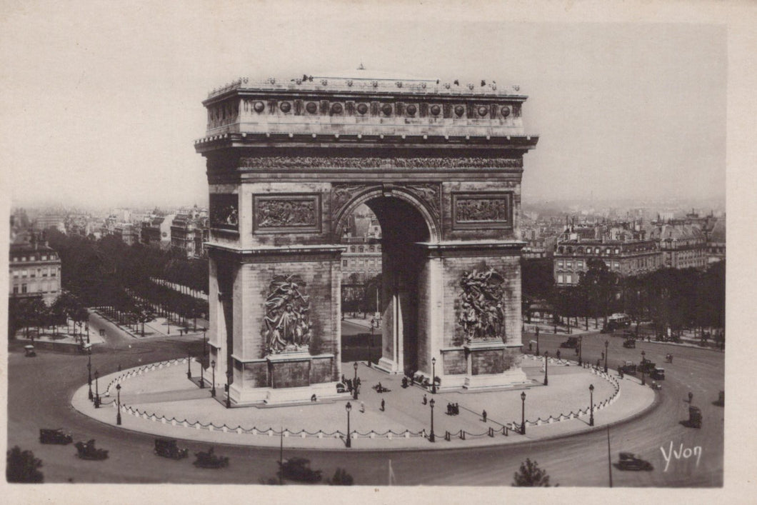 Vintage black and white photo of the Arc de Triomphe in Paris