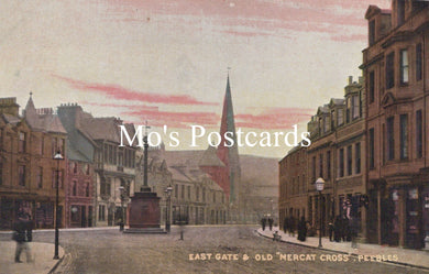 Scotland Postcard - Peebles, East Gate and Old Mercat Cross  SW18679
