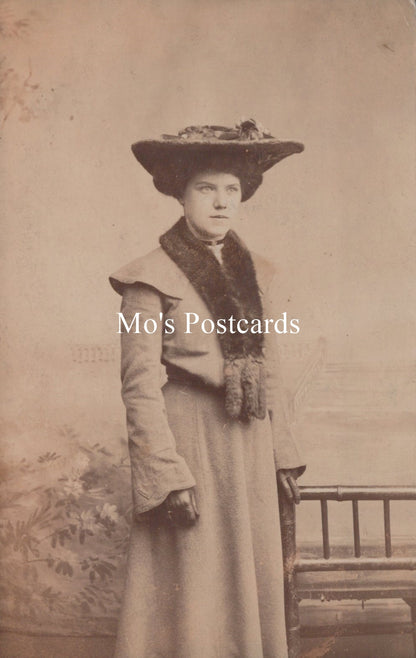 Ancestors Postcard - Young Lady, Fashion, Womenswear SW18732