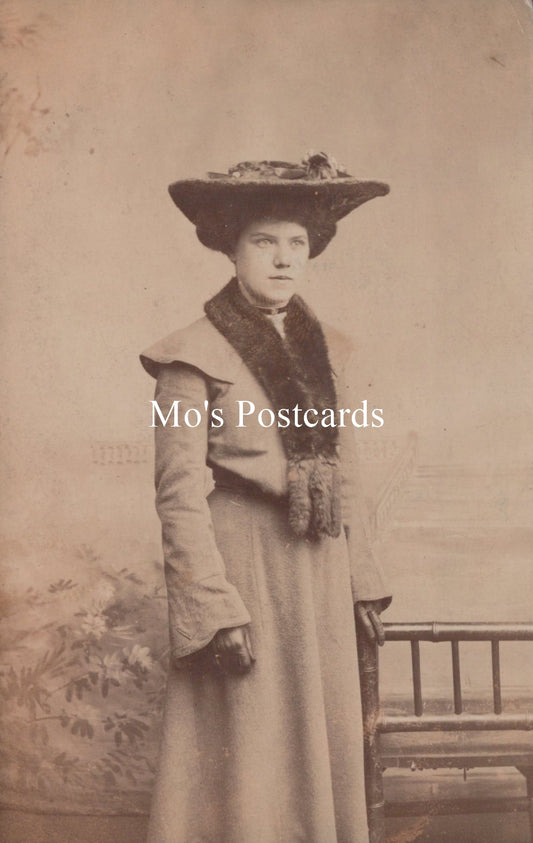 Ancestors Postcard - Young Lady, Fashion, Womenswear SW18732