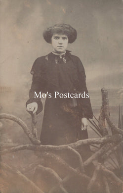 Ancestors Postcard - Young Lady, Fashion, Womenswear  SW18755