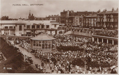 Lancashire Postcard - Southport Floral Hall   SW18818