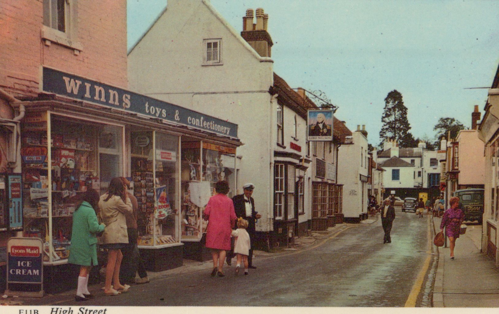 Hampshire Postcard - Winns Shop, High Street, Hythe SW18841