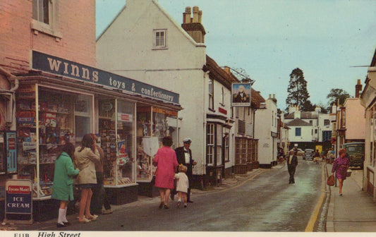 Hampshire Postcard - Winns Shop, High Street, Hythe SW18841