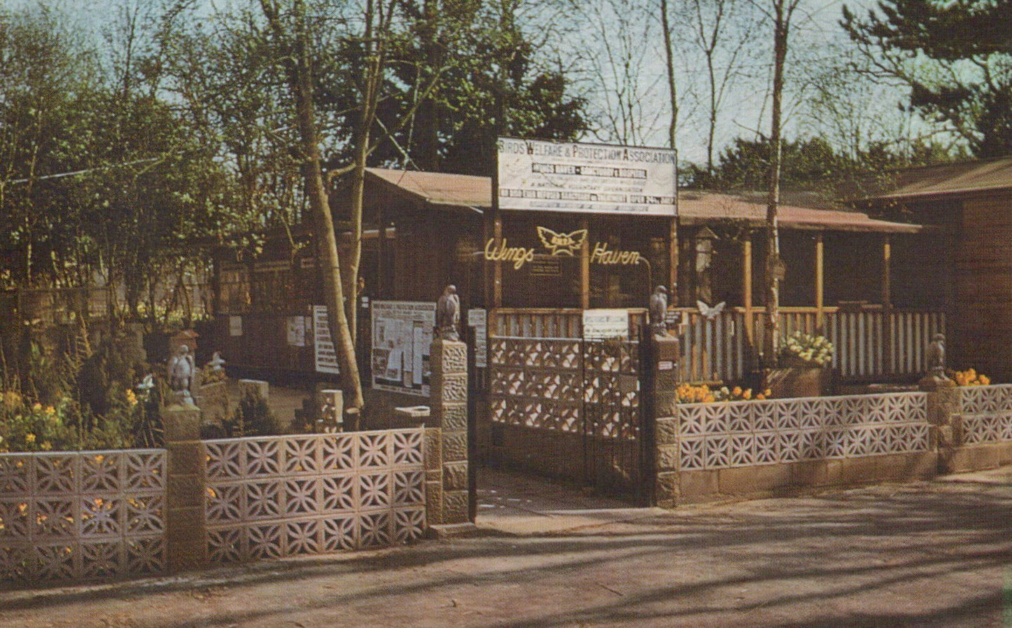 Sussex Postcard - Wings Haven Sanctuary, Sheffield Park  SW18861