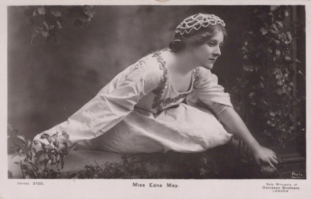 Theatrical Postcard - Miss Edna May, American Actress   VT398