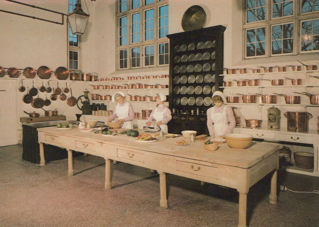 Wiltshire Postcard - Victorian Kitchen, Longleat House, Warminster SW19204