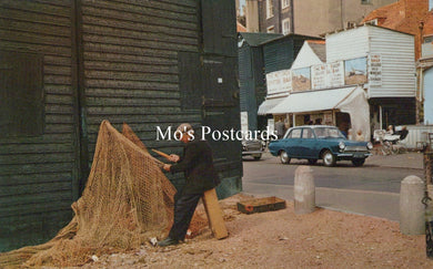 Sussex Postcard - Hastings Fishing Quarter, Mending The Nets   SW18561