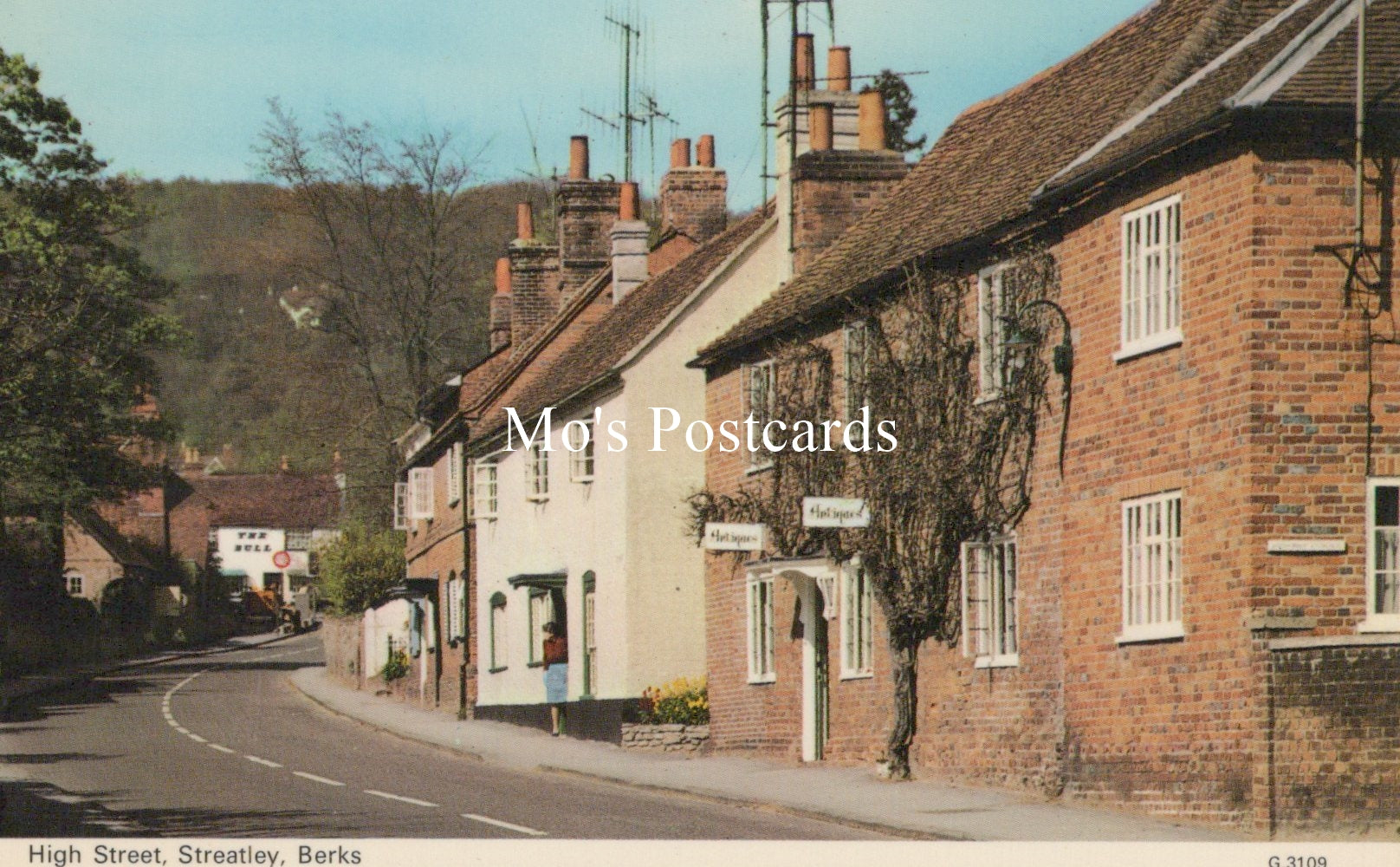 Berkshire Postcard - High Street, Streatley  SW18630