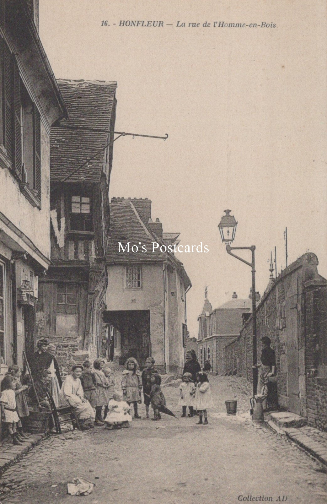 France Postcard - Honfleur, La Rue De L'Homme-en-Bois   SW19097