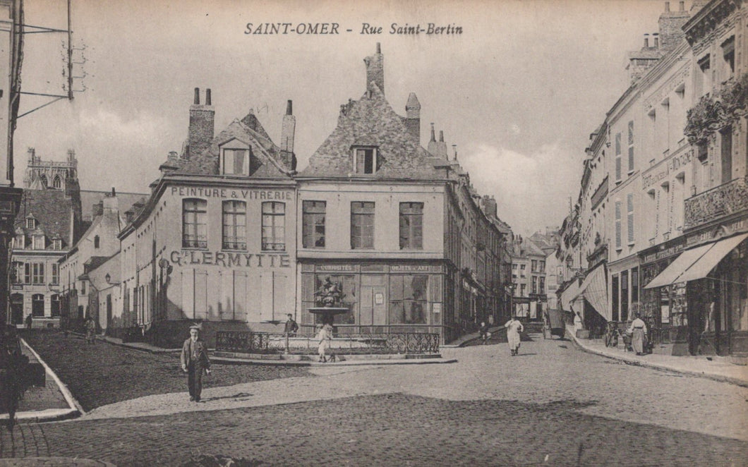 France Postcard - Saint-Omer, Rue Saint-Bertin  VT98