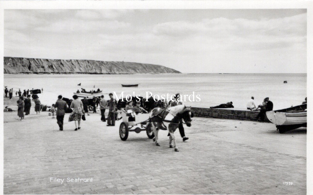 Yorkshire Postcard - Filey Seafront   SW18280