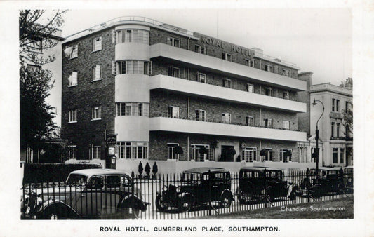 Hampshire Postcard - Southampton, Royal Hotel, Cumberland Place SW18287