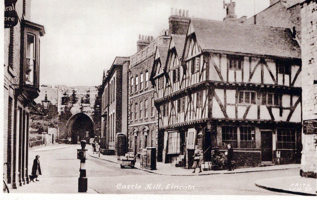 Lincolnshire Postcard - Lincoln, Castle Hill  SW18452