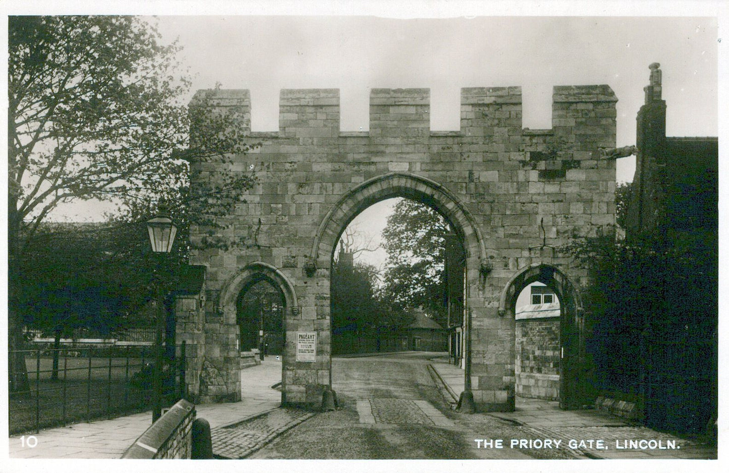 Lincolnshire Postcard - The Priory Gate, Lincoln   SW18404