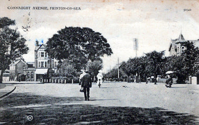 Essex Postcard - Connaught Avenue, Frinton-On-Sea   SW18411