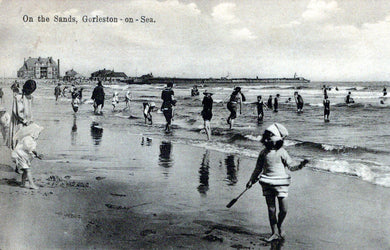 Norfolk Postcard - On The Sands, Gorleston-On-Sea  SW18416