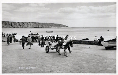 Yorkshire Postcard - Filey Seafront  SW18526