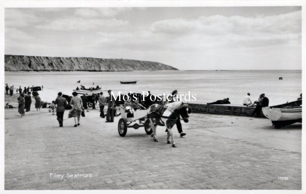 Yorkshire Postcard - Filey Seafront  SW18526