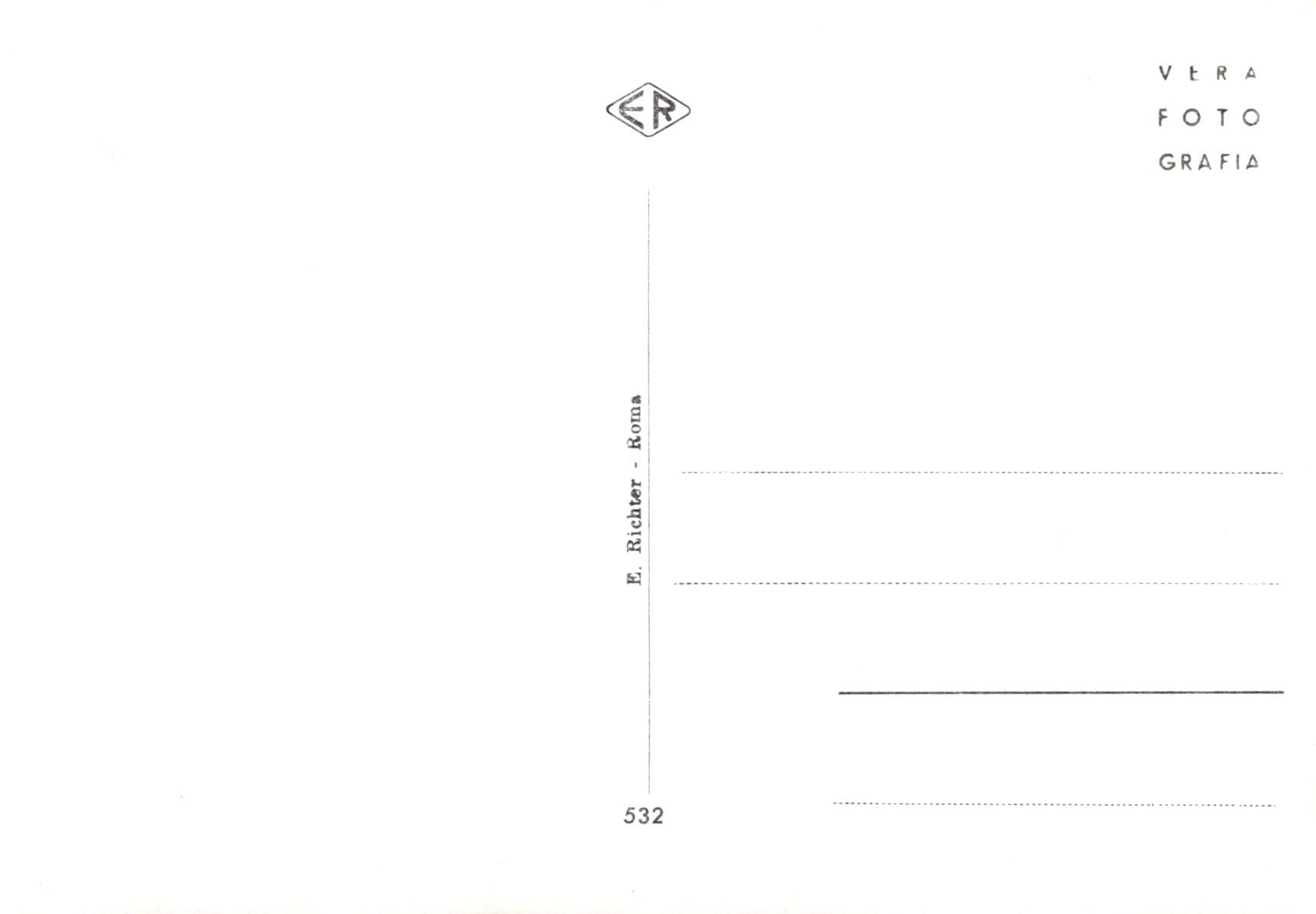 White photo album page with measurement details and 'Vera Fotografia' branding.