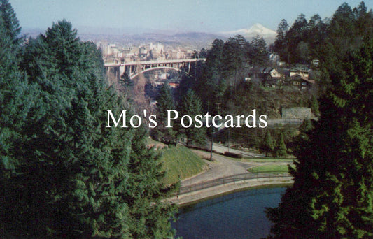 America Postcard - Portland, Oregon and It's Guardian Mt Hood   SW18946