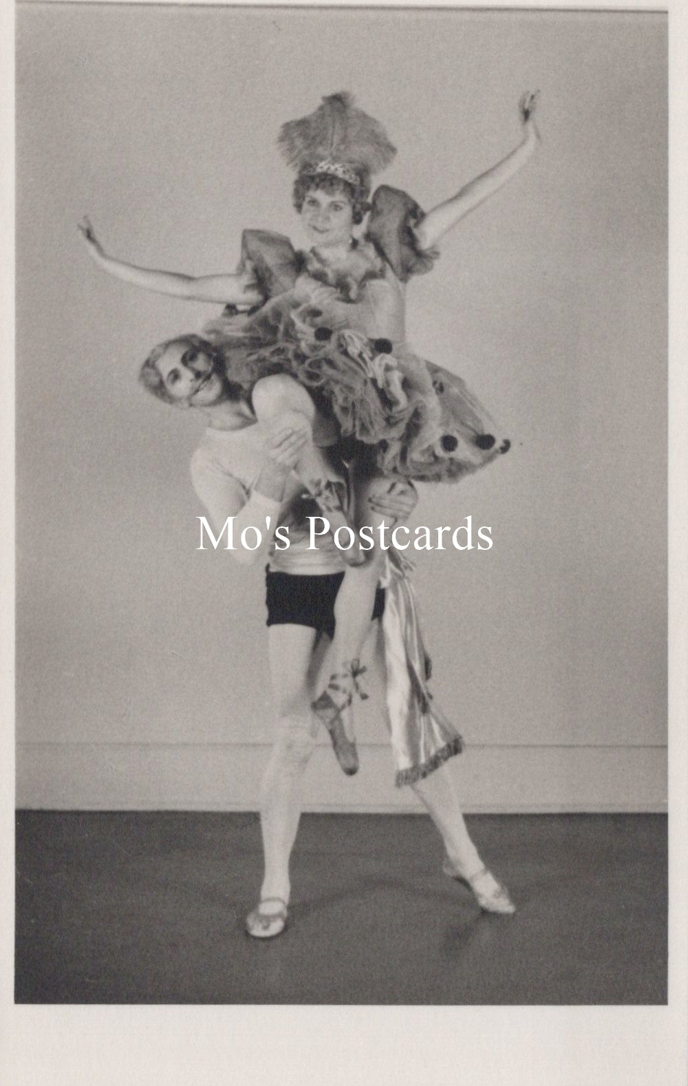 Dancing Postcard - Two Ballet Dancers  VT199