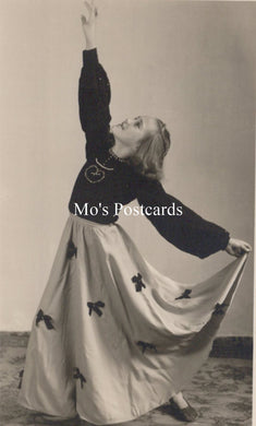 Dancing Postcard - Young Ballet Dancer  VT212